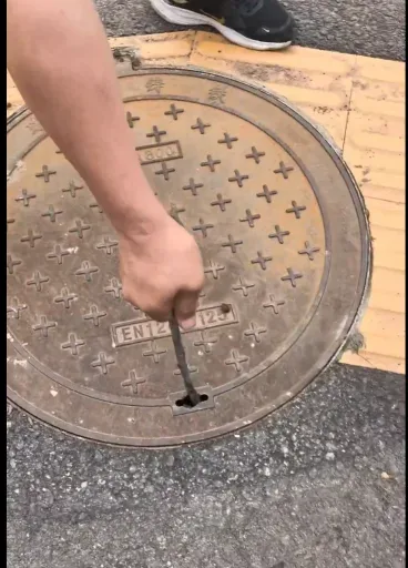看得见的排水口排不动的雨水，重庆合川公共设施争议引爆维权